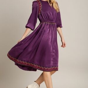 Umgee Elegant Purple Midi Dress with Embroidery